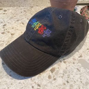 VTG Grateful Dead Hat. Snap back. Looks like it’s never been worn. Clean.